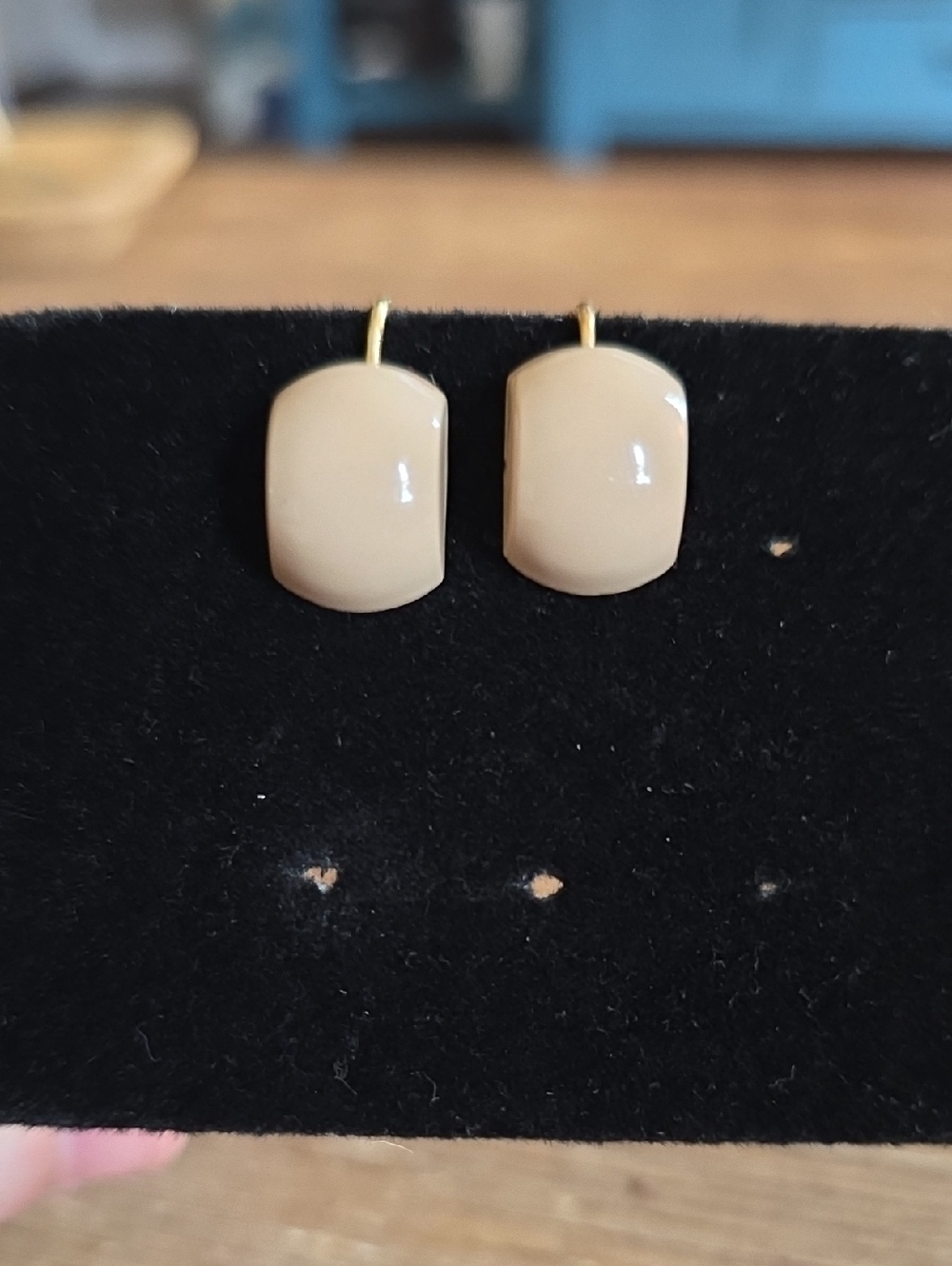 Elegant Cream Drop Earrings - Classic Women's Jewelry